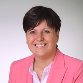 Portrait photo of Carmen Fassel, member of the management team at AirPlus.