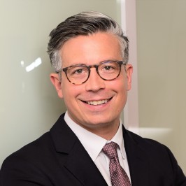 Portrait photo of Florian Seiferlein, member of the management team at AirPlus.