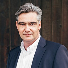 Portrait photo of Stefan Albrecht, member of the management team at AirPlus.