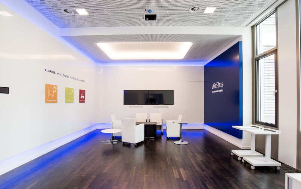 AirPlus showroom, displaying products and solutions for business travel.