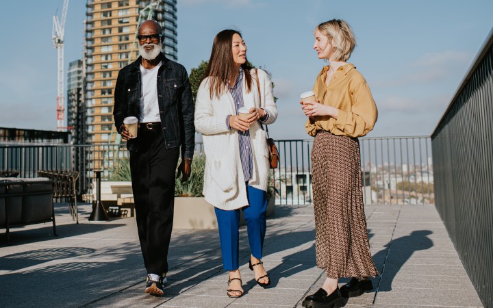 Image of AirPlus experts, showing collegial and friendly interactions.